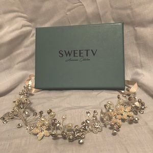 Jeweled Hair Accessory